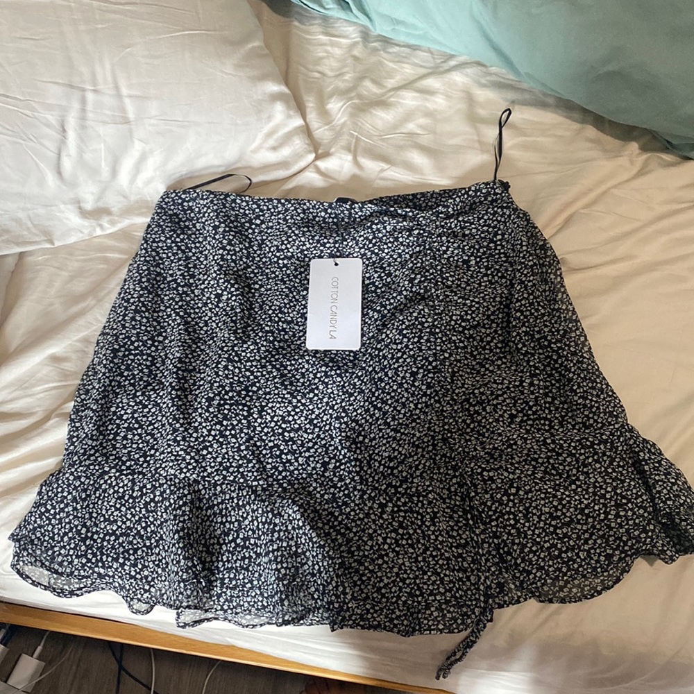 Isabelle’s cabinet skirt new with tags